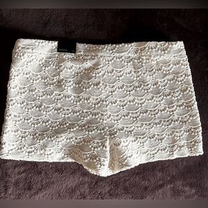 Express Shorts Ivory Cream Women Size 12 Ivory Lace Over Lined Cotton